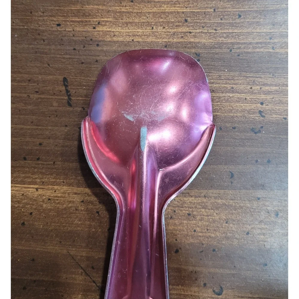 VINTAGE ALUMINUM 8